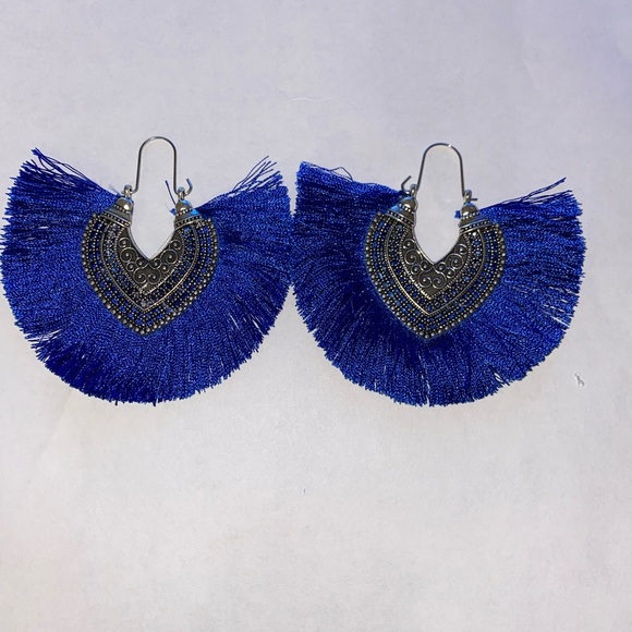 Fanshaped earrings - Picture 3 of 3